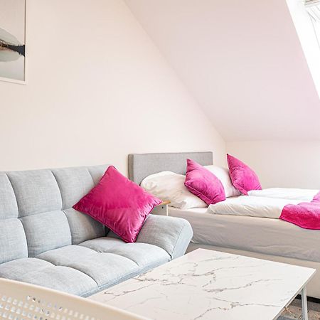 Airy Attic Apt.: Stylish Studio At Penzing Area Відень Екстер'єр фото