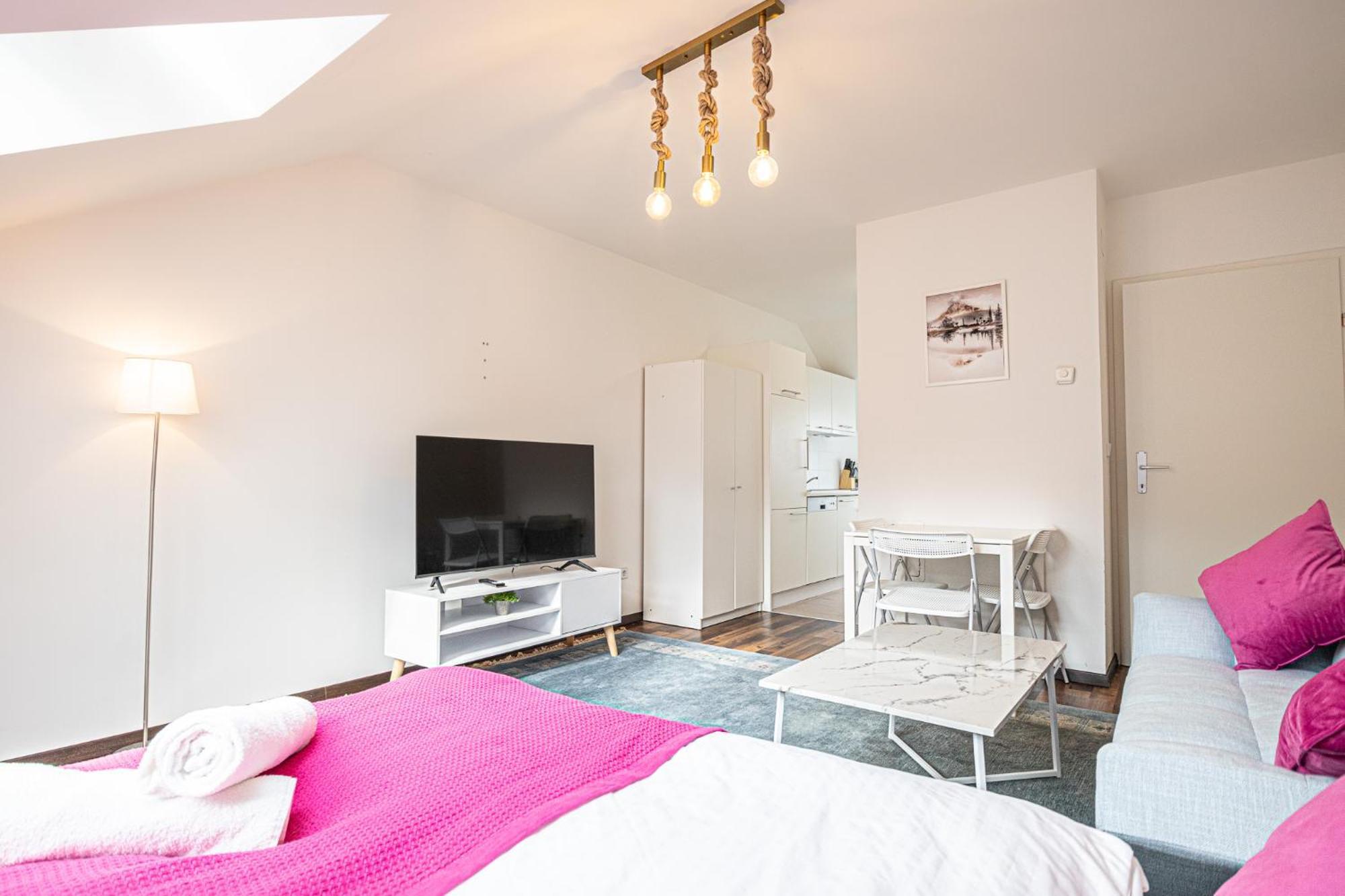 Airy Attic Apt.: Stylish Studio At Penzing Area Відень Екстер'єр фото