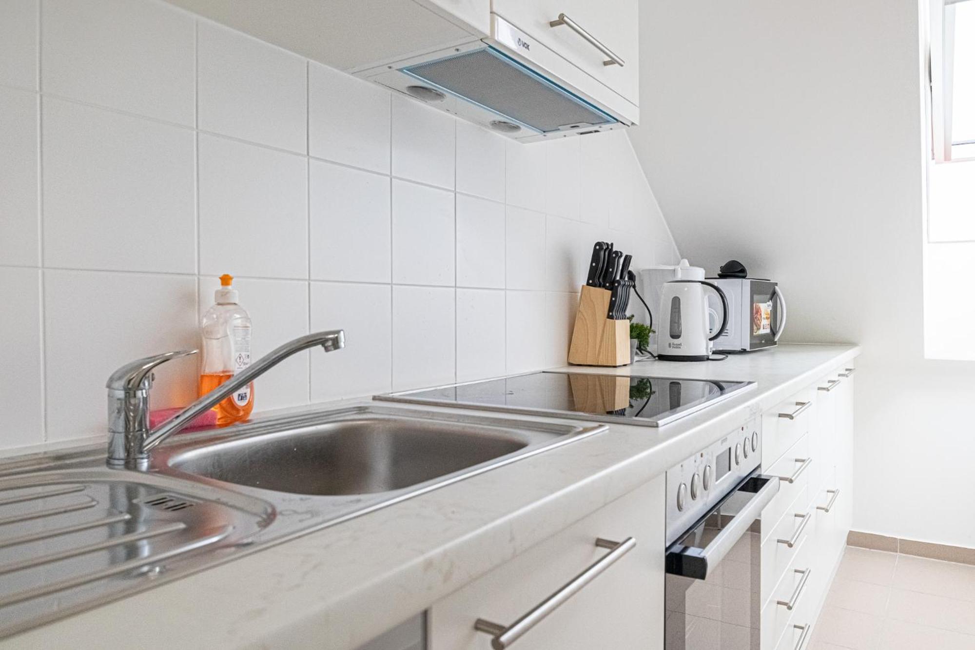 Airy Attic Apt.: Stylish Studio At Penzing Area Відень Екстер'єр фото
