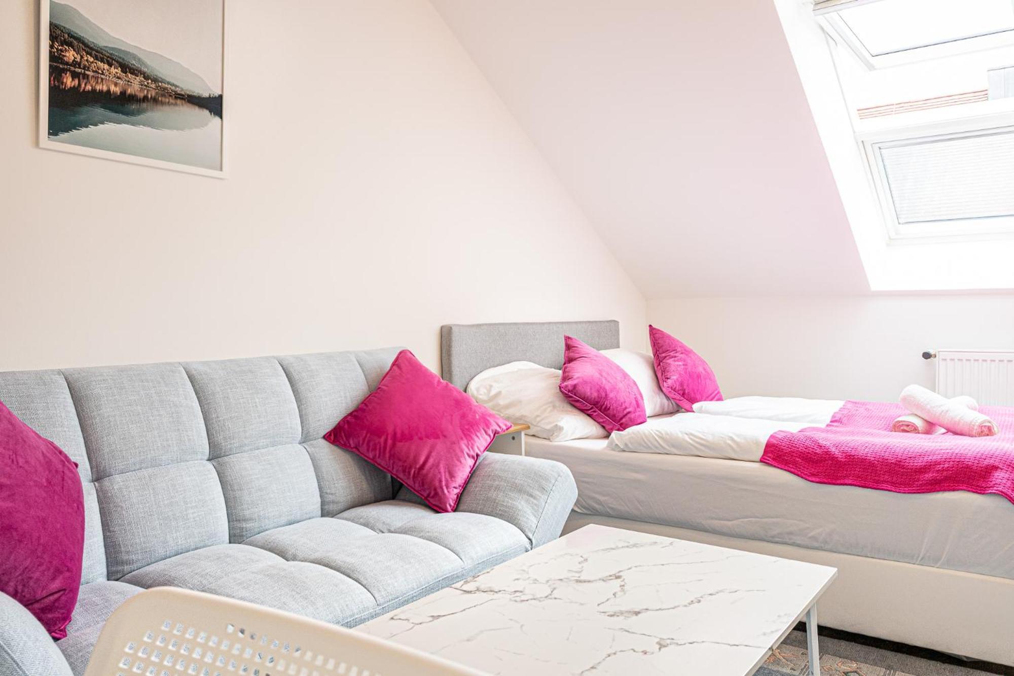 Airy Attic Apt.: Stylish Studio At Penzing Area Відень Екстер'єр фото