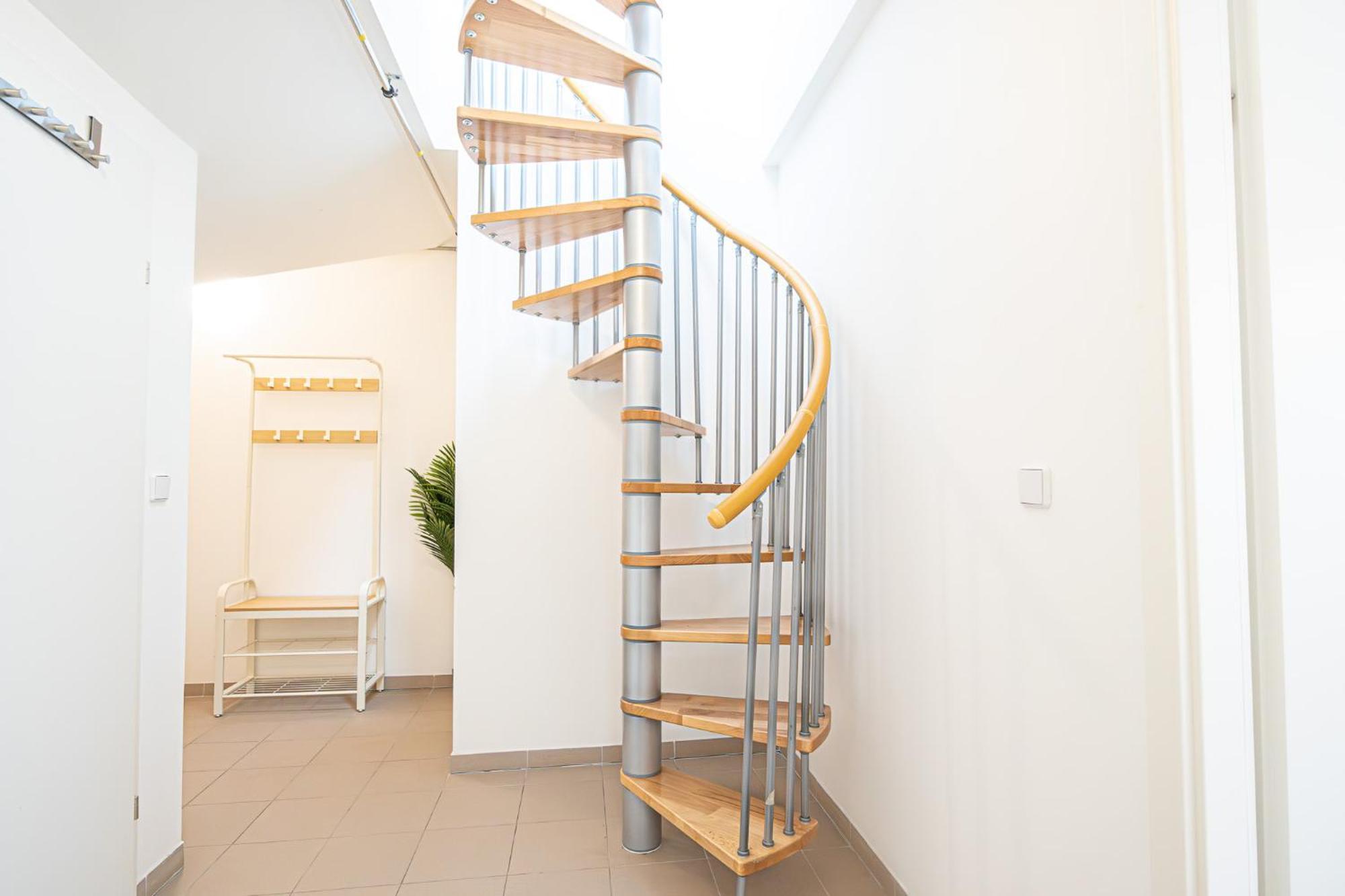 Airy Attic Apt.: Stylish Studio At Penzing Area Відень Екстер'єр фото