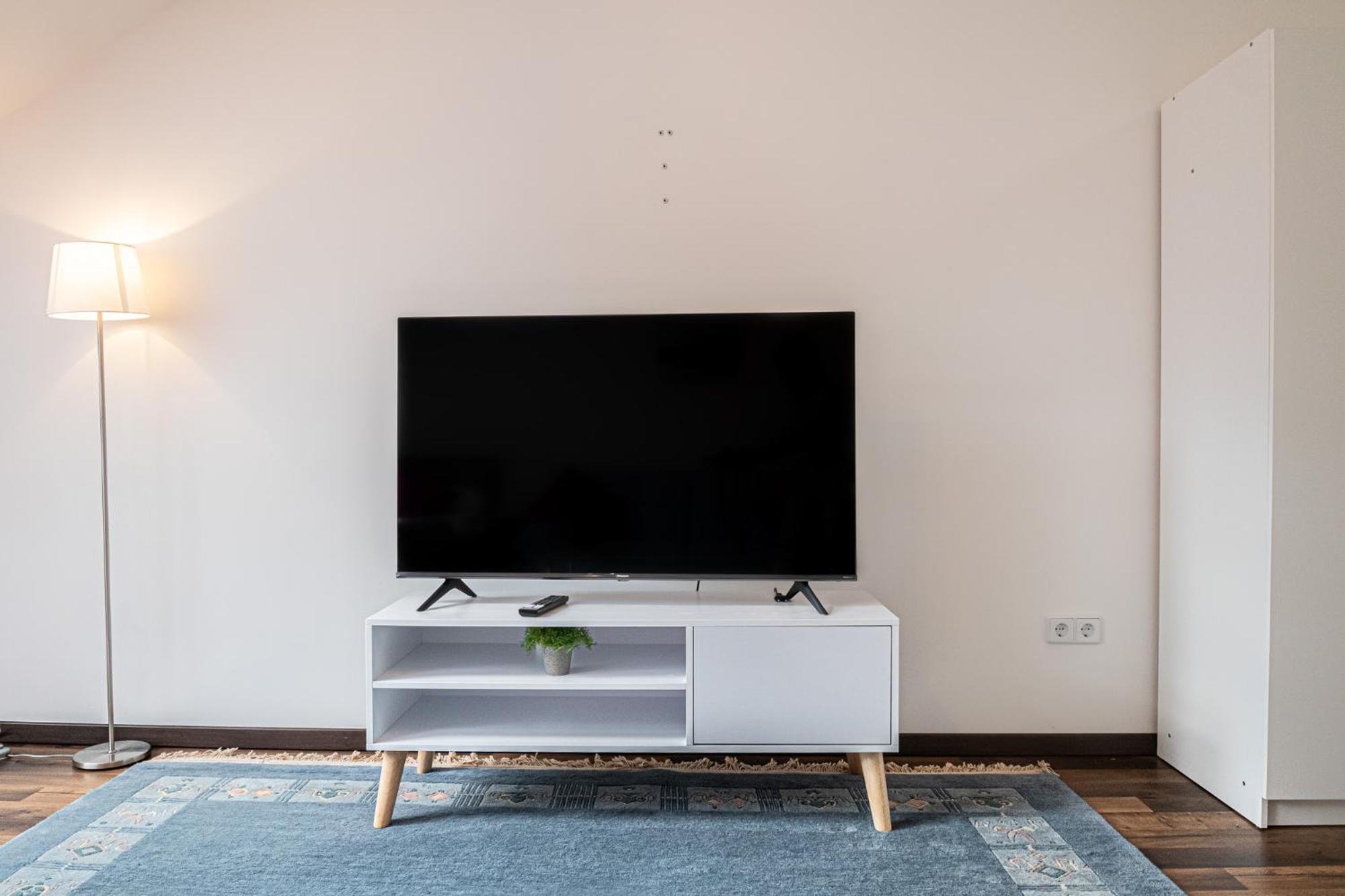 Airy Attic Apt.: Stylish Studio At Penzing Area Відень Екстер'єр фото