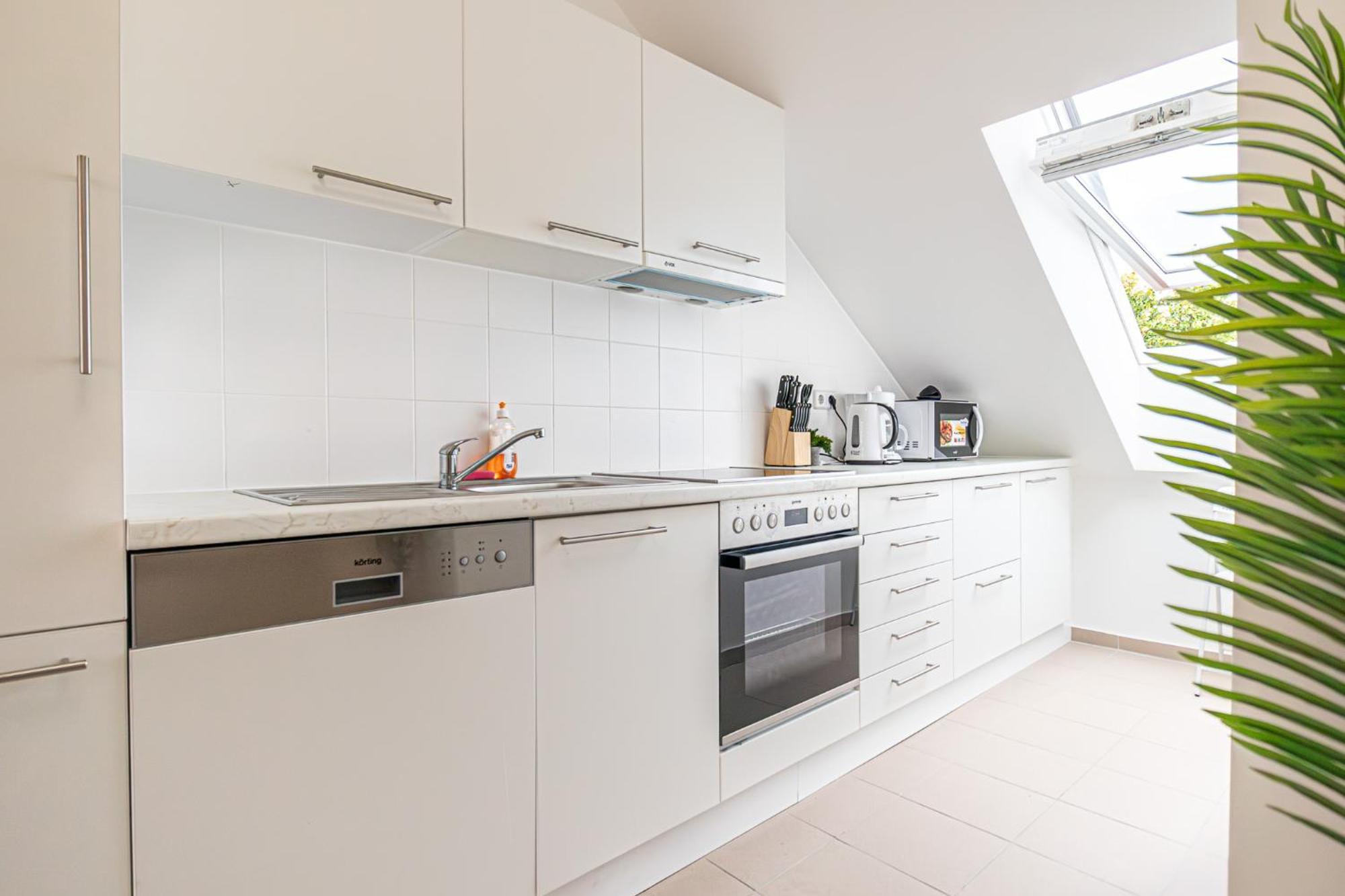 Airy Attic Apt.: Stylish Studio At Penzing Area Відень Екстер'єр фото