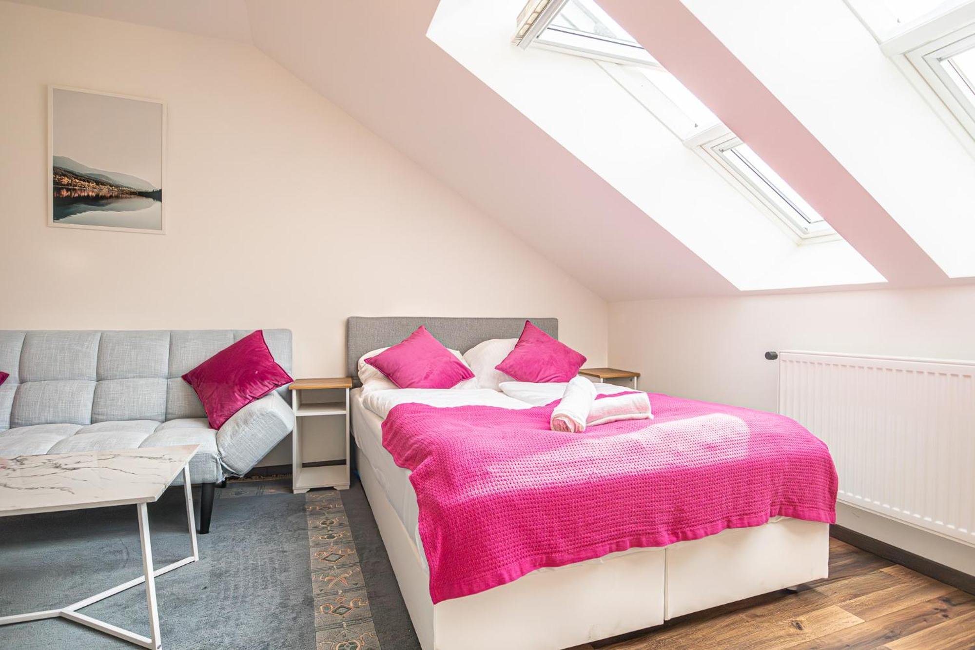 Airy Attic Apt.: Stylish Studio At Penzing Area Відень Екстер'єр фото