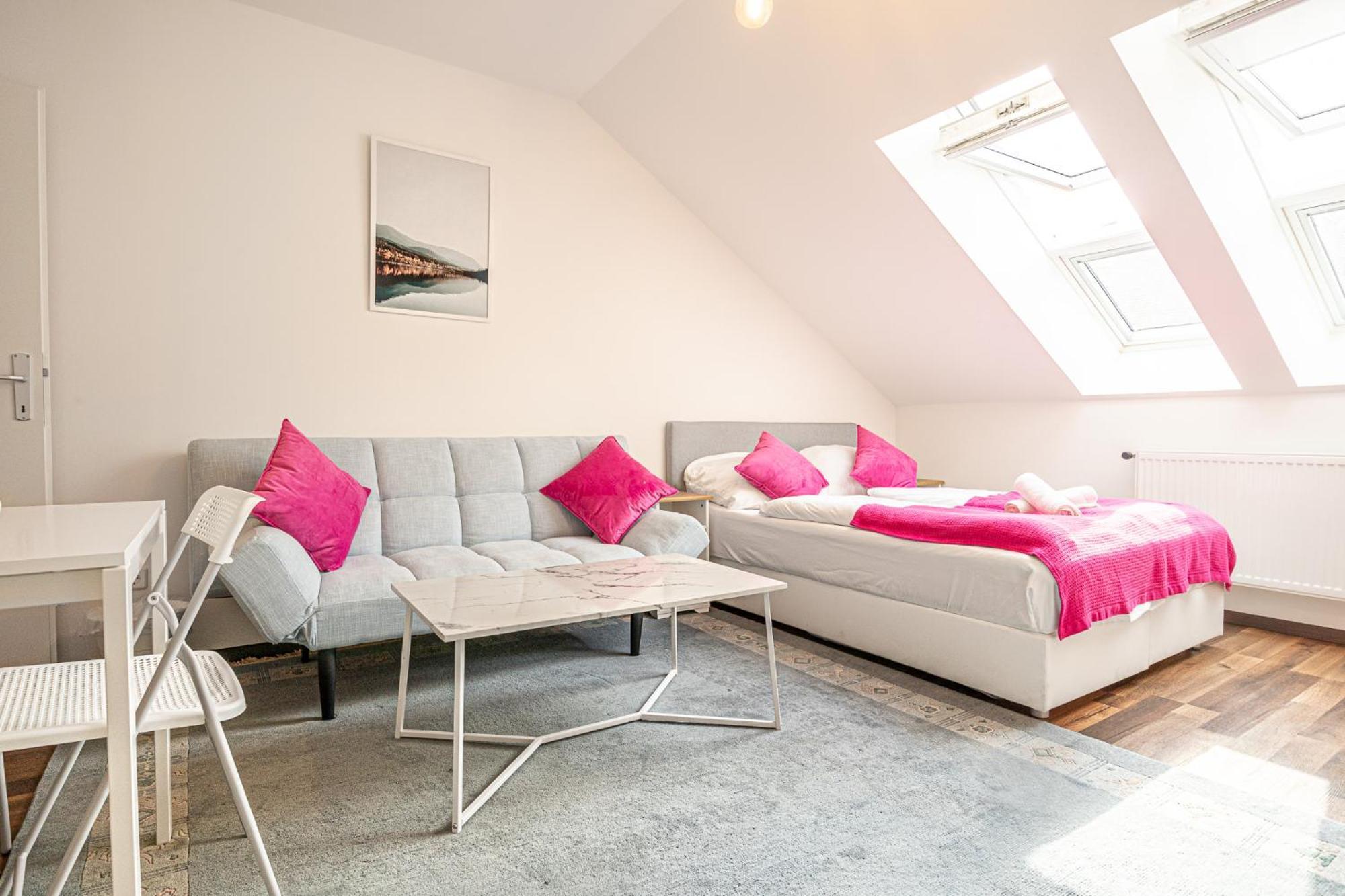 Airy Attic Apt.: Stylish Studio At Penzing Area Відень Екстер'єр фото